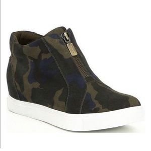 NEW Blondo WATERPROOF Wedge Sneakers